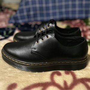 Doc Marten’s Oxford shoe